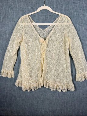 Floral Lace Ruffle Blouse in Cream Like New